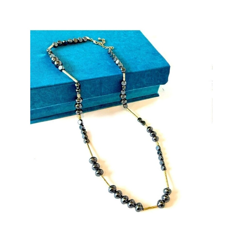 CHICO’s | Gray Pearl & Hammered Gold Long Modern Station Necklace | NWOT